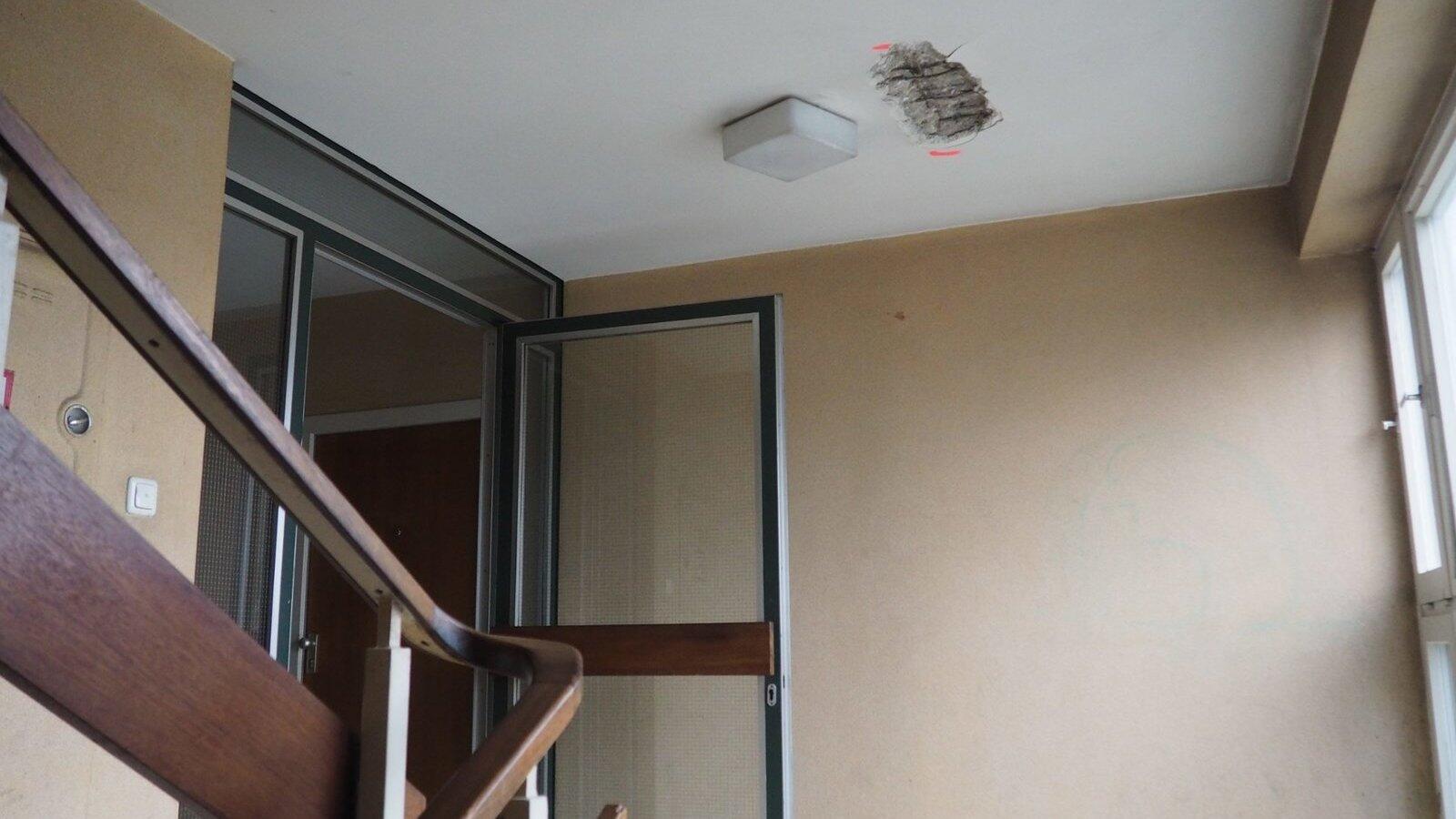 Das Treppenhaus, das die 14 Geschosse miteinander verbindet. (Foto: Stefan Karl)