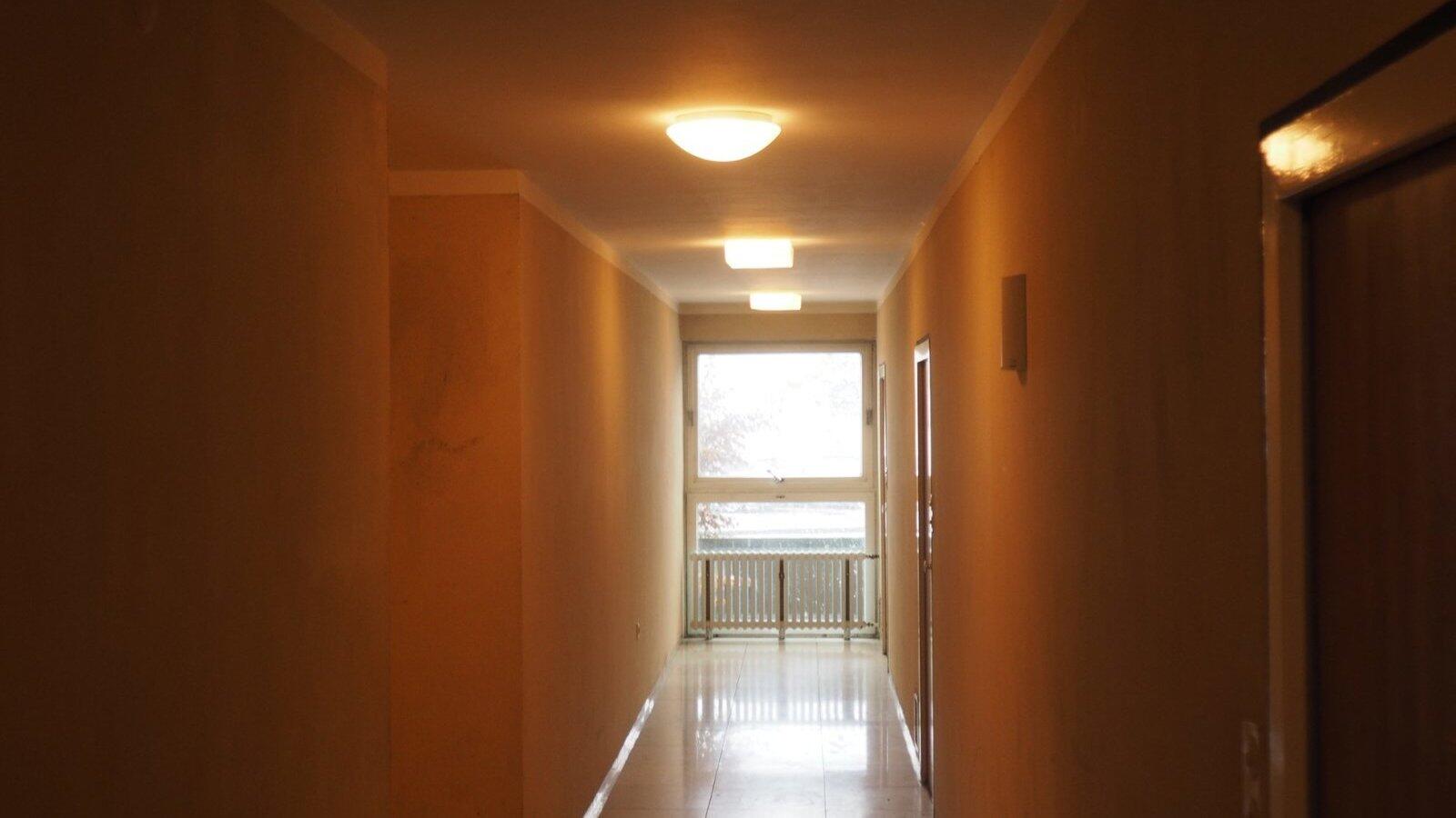 Dieses Haus und vor allem seine Gänge haben einen seltsamen und sehr eigenen Klang. (Foto: Stefan Karl)