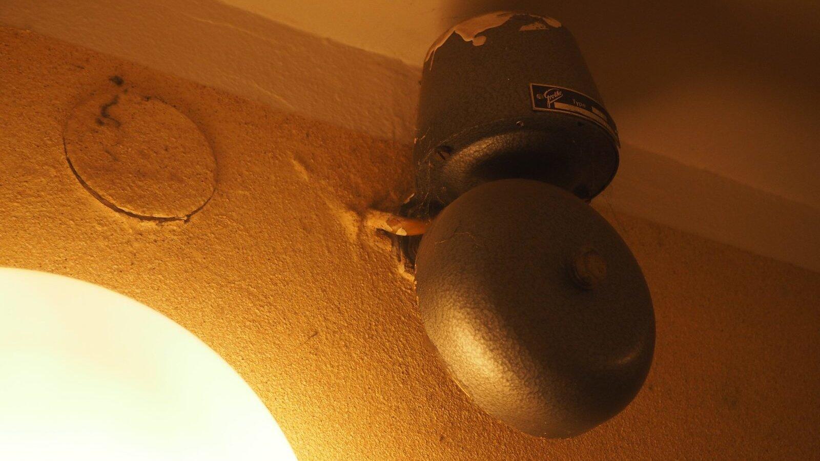 Nicht viel geblieben vom Schick der frühen Jahre: Einrichtung, Technik und Infrastruktur im Haus wirken marode und unmodern. (Foto: Stefan Karl)